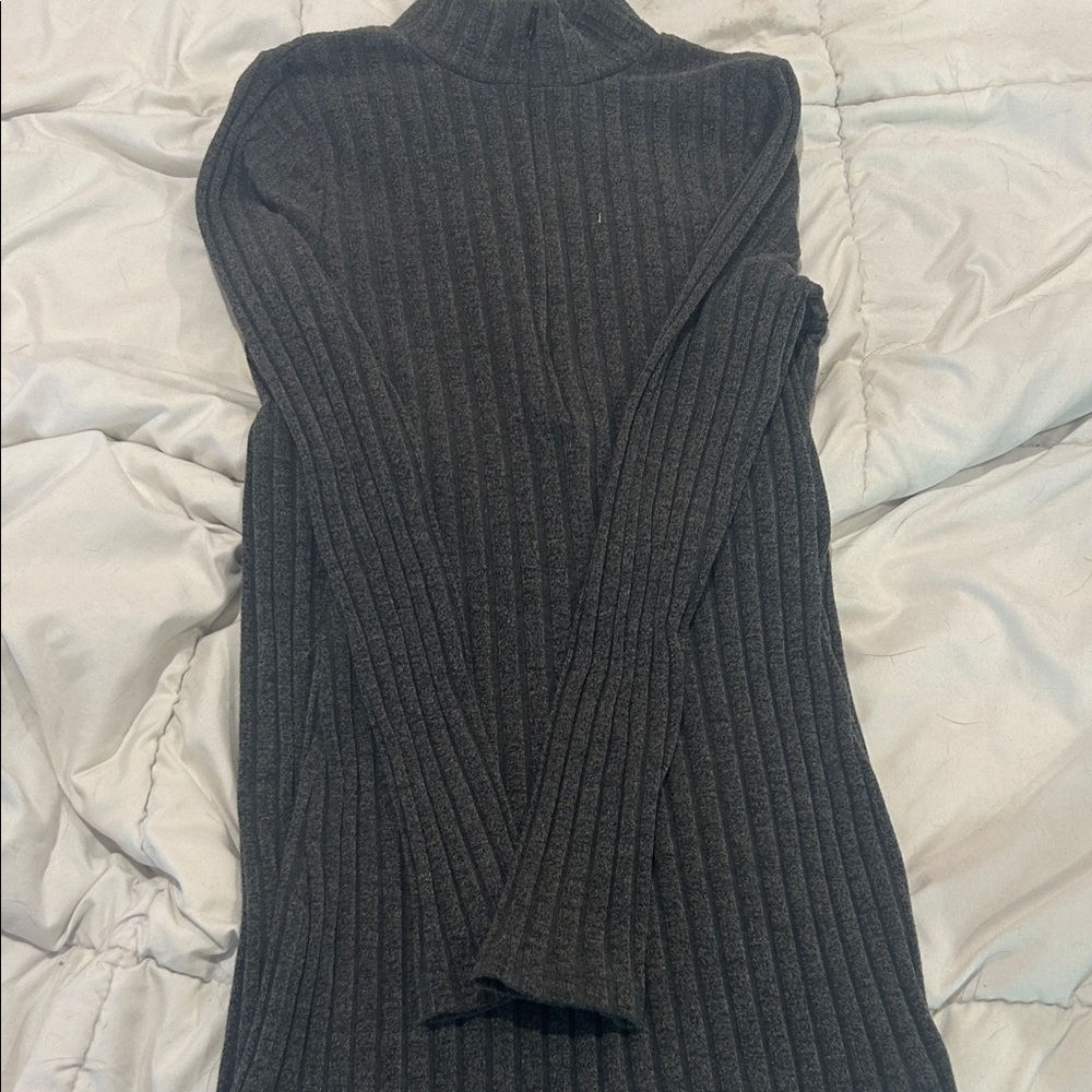 Treasure & Bond Charcoal Ribbed Turtleneck Sweater